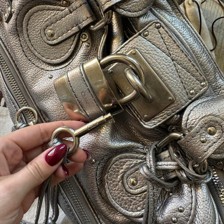 🏵️ Pre-owned Authentic silver Chloe paddington bag 🏵️