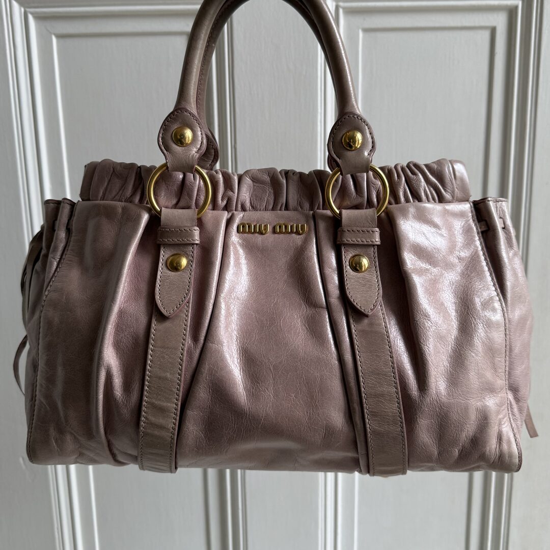 🔥 Authentic Miu Miu Vitello Dusty Pink Leather Handbag Pre-owned 🔥