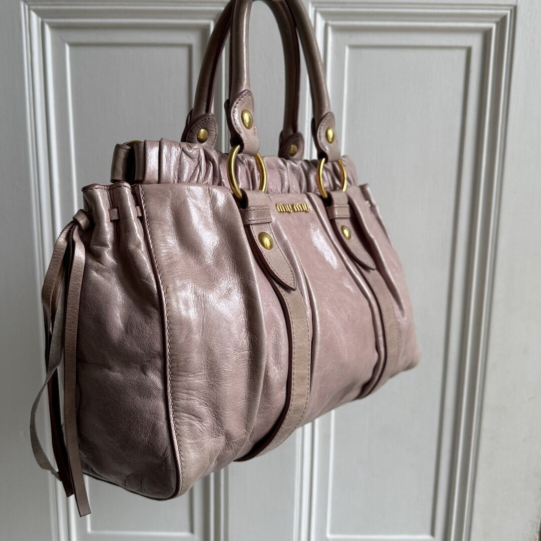 🔥 Authentic Miu Miu Vitello Dusty Pink Leather Handbag Pre-owned 🔥