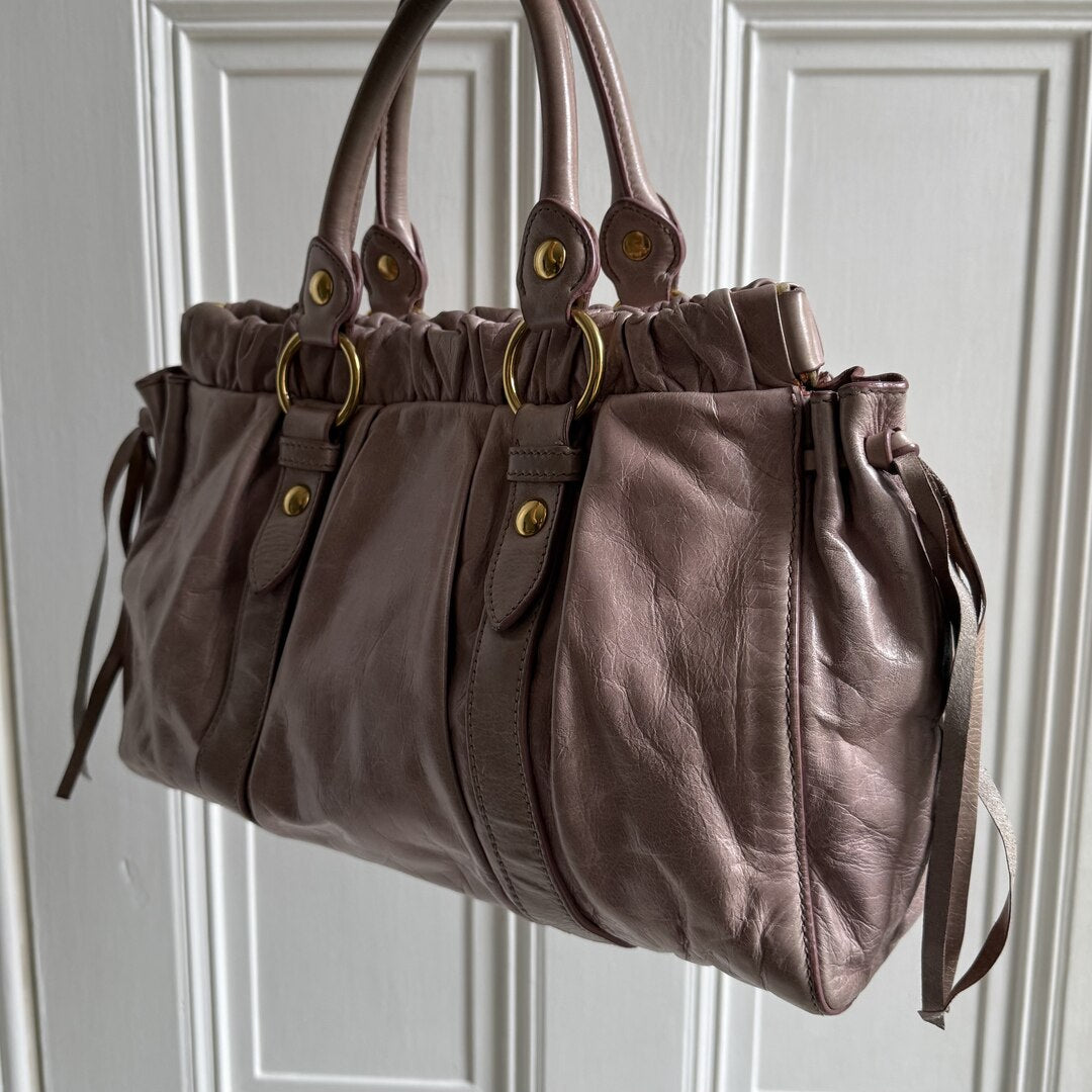 🔥 Authentic Miu Miu Vitello Dusty Pink Leather Handbag Pre-owned 🔥