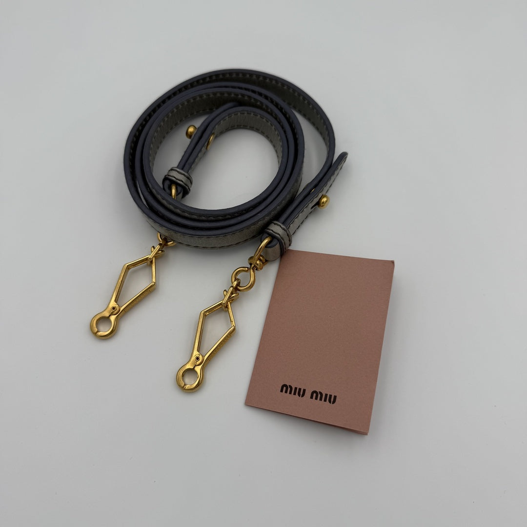🔥 Authentic Miu Miu Matelasse Grey Leather Handbag Pre-owned 🔥