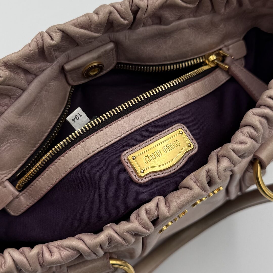 🔥 Authentic Miu Miu Vitello Dusty Pink Leather Handbag Pre-owned 🔥