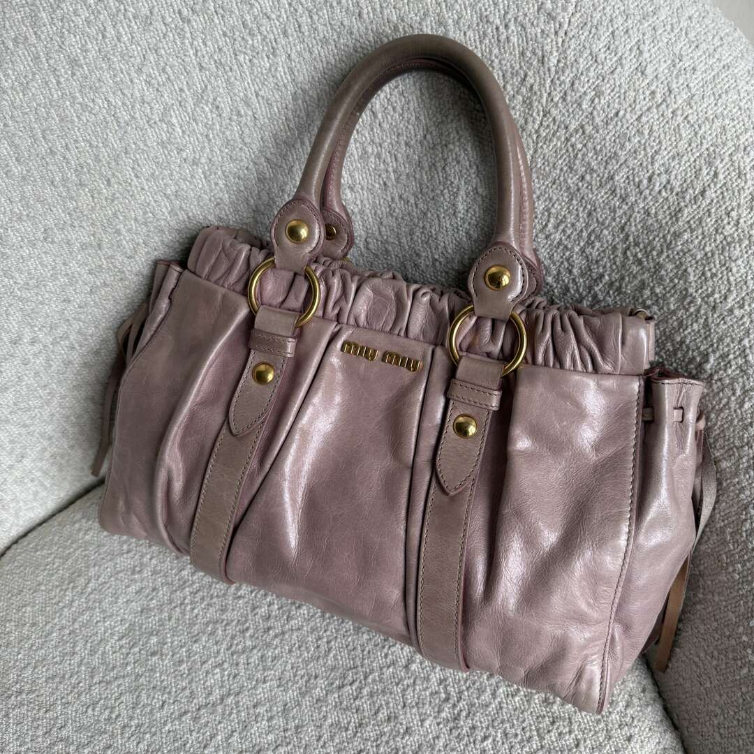 🔥 Authentic Miu Miu Vitello Dusty Pink Leather Handbag Pre-owned 🔥