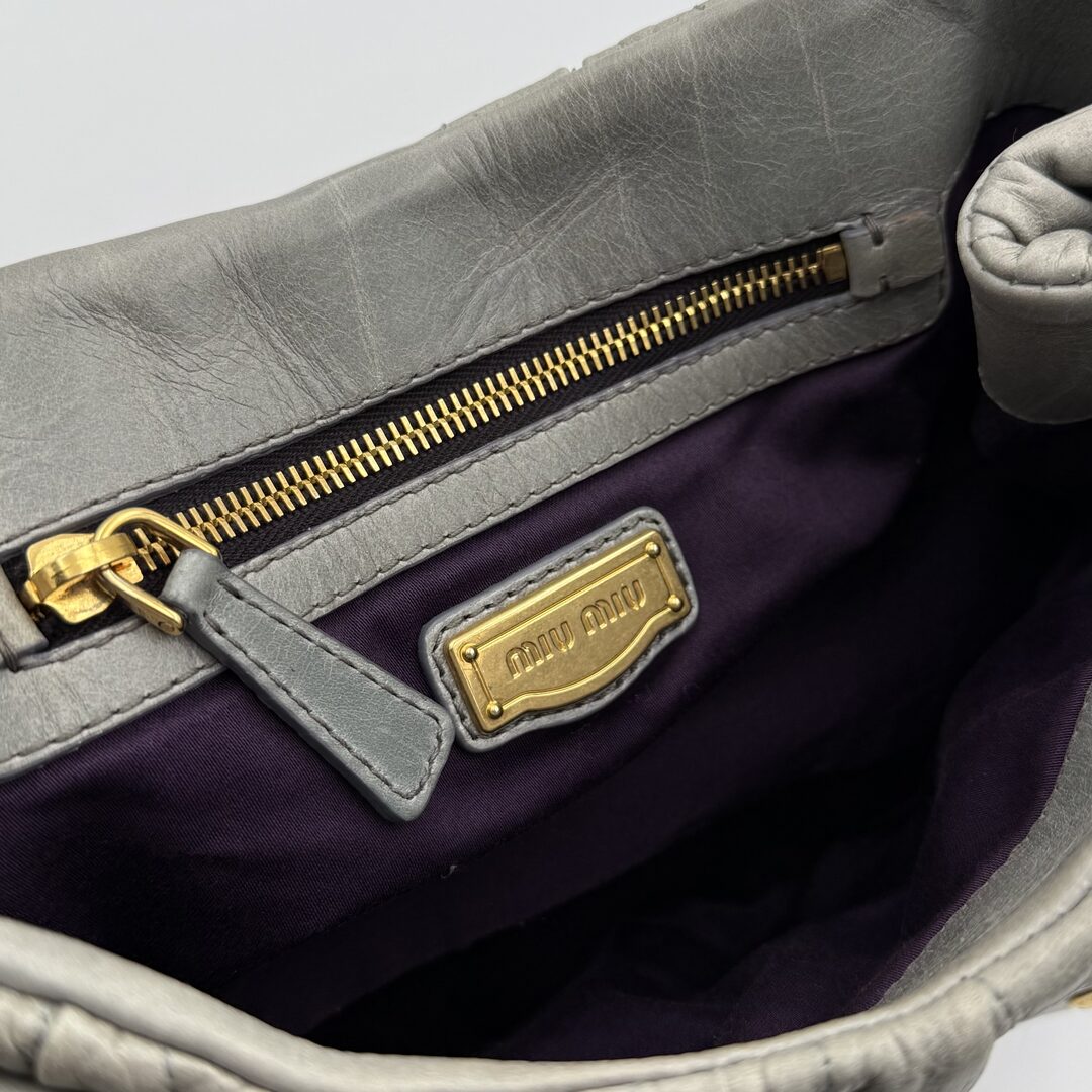 🔥 Authentic Miu Miu Matelasse Grey Leather Handbag Pre-owned 🔥