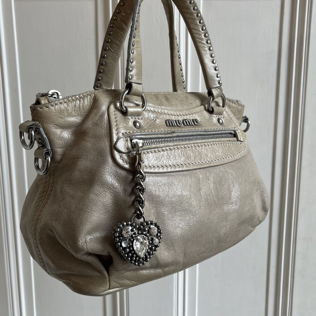 🔥 Authentic Miu Miu Studded Charm Leather Beige Shoulder Bag Pre-owned 🔥