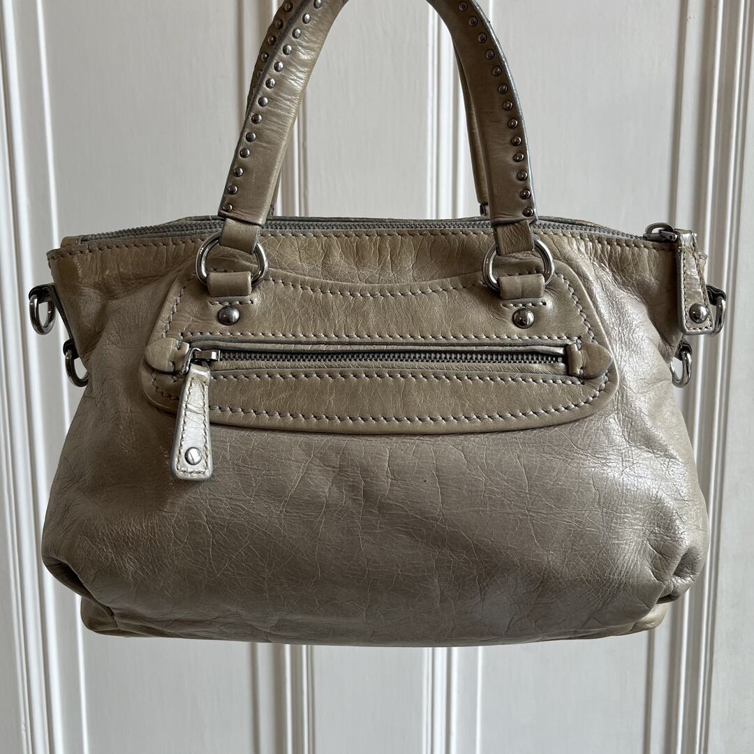 🔥 Authentic Miu Miu Studded Charm Leather Beige Shoulder Bag Pre-owned 🔥