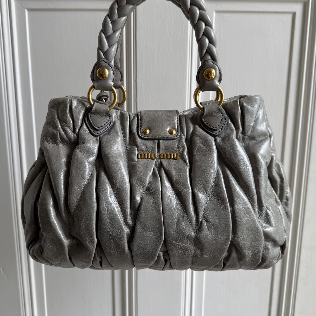 🔥 Authentic Miu Miu Matelasse Grey Leather Handbag Pre-owned 🔥