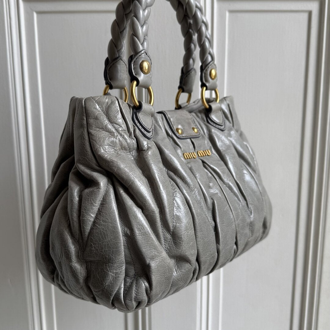 🔥 Authentic Miu Miu Matelasse Grey Leather Handbag Pre-owned 🔥
