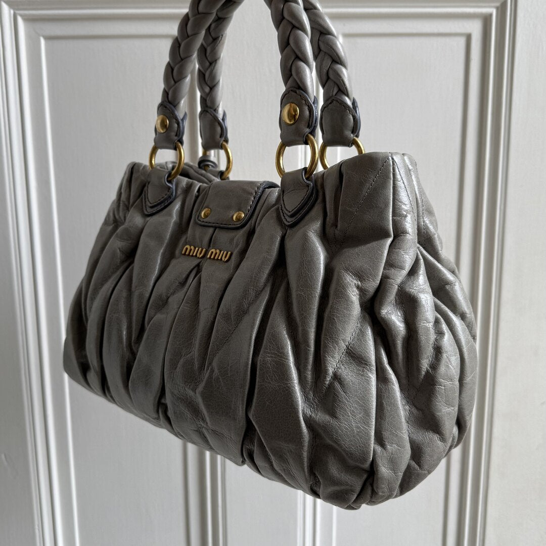 🔥 Authentic Miu Miu Matelasse Grey Leather Handbag Pre-owned 🔥