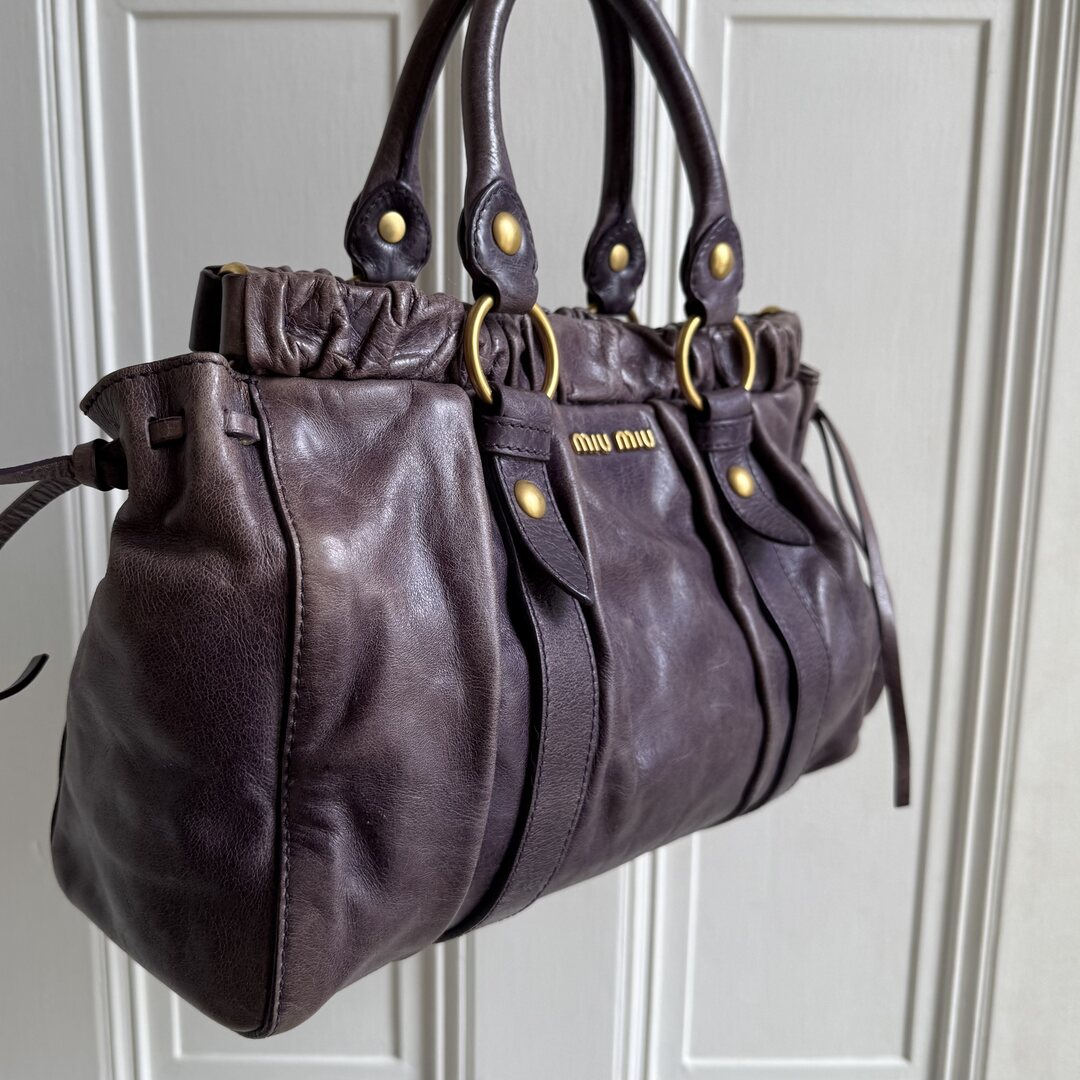 🔥 Authentic Miu Miu Vitello Purple Leather Handbag Pre-owned 🔥